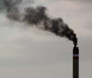 Palenie tradycyjnym węglem kamiennym powoduje powstawanie szkodliwego tlenku węgla